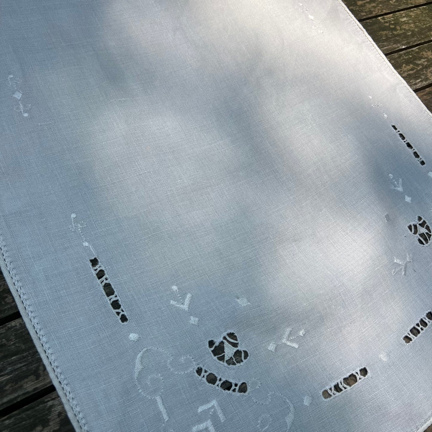 cream table runner with reticella embroidery