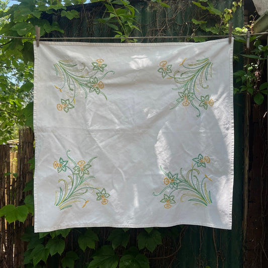 Embroidered Daffodil tablecloth