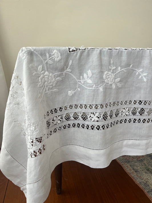 vintage dainty tablecloth