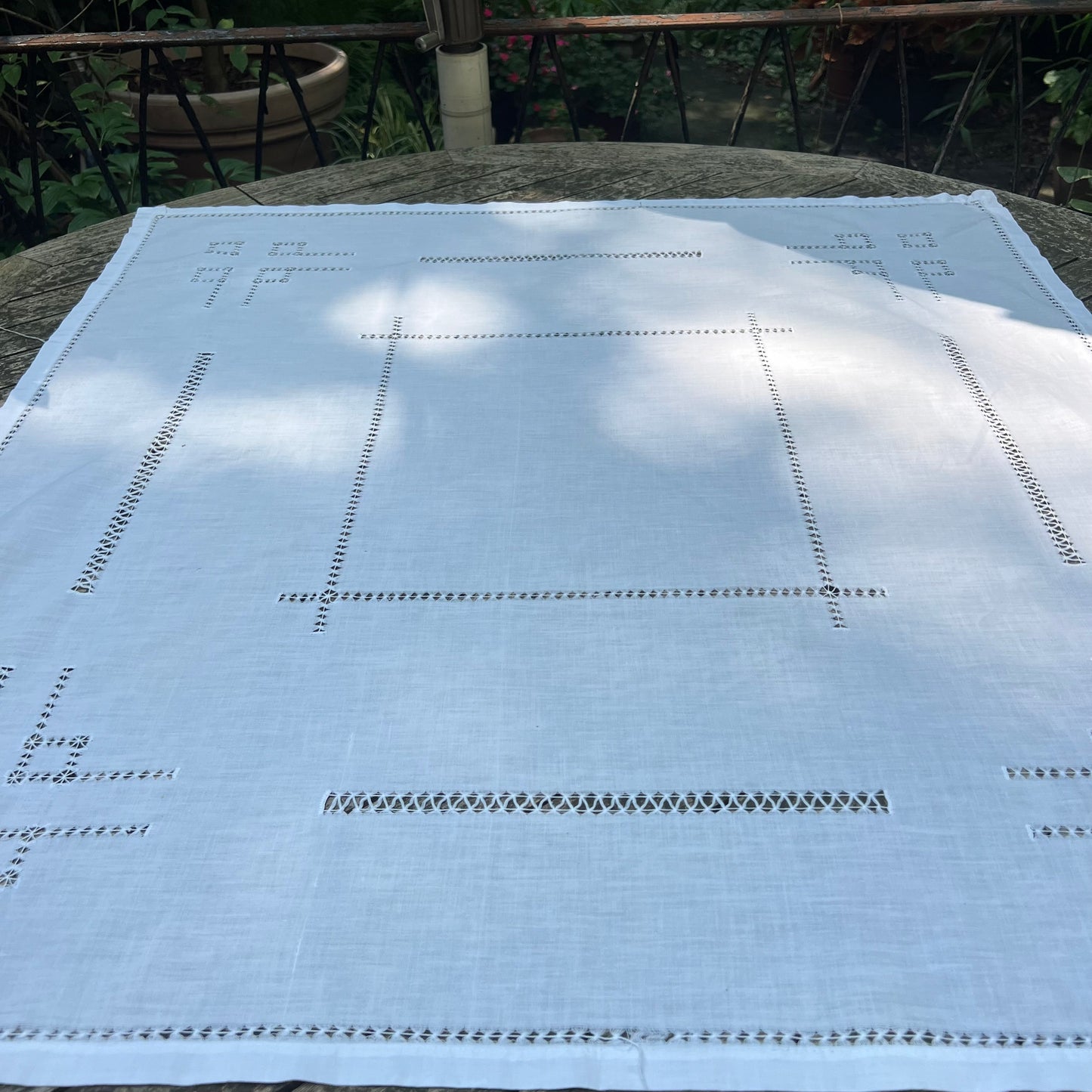 white woven table cloth