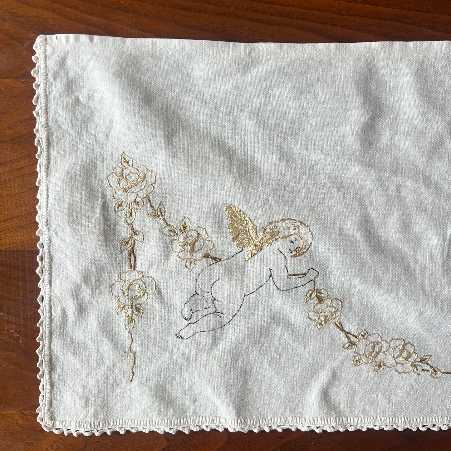 vintage cherub table runner