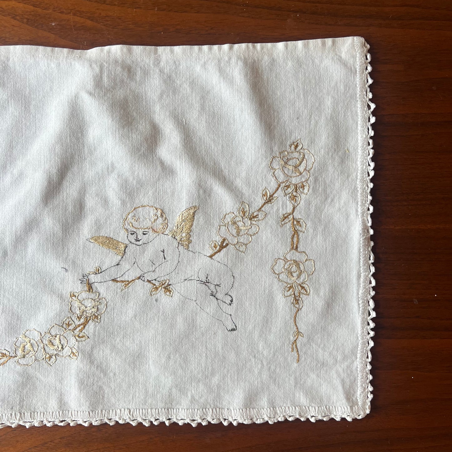 vintage cherub table runner