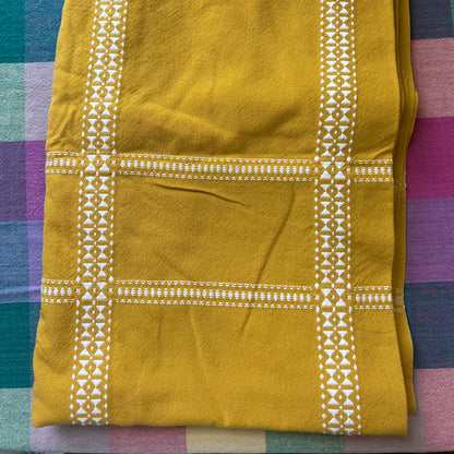 mustard tablecloth & napkins