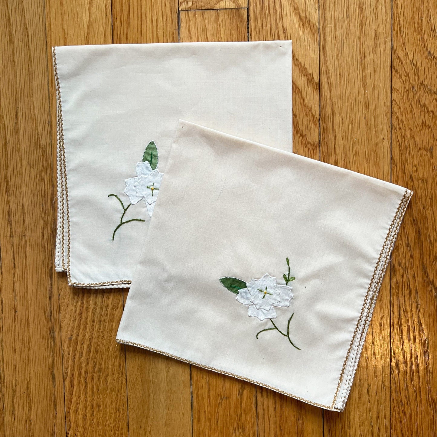 white flower patch napkins