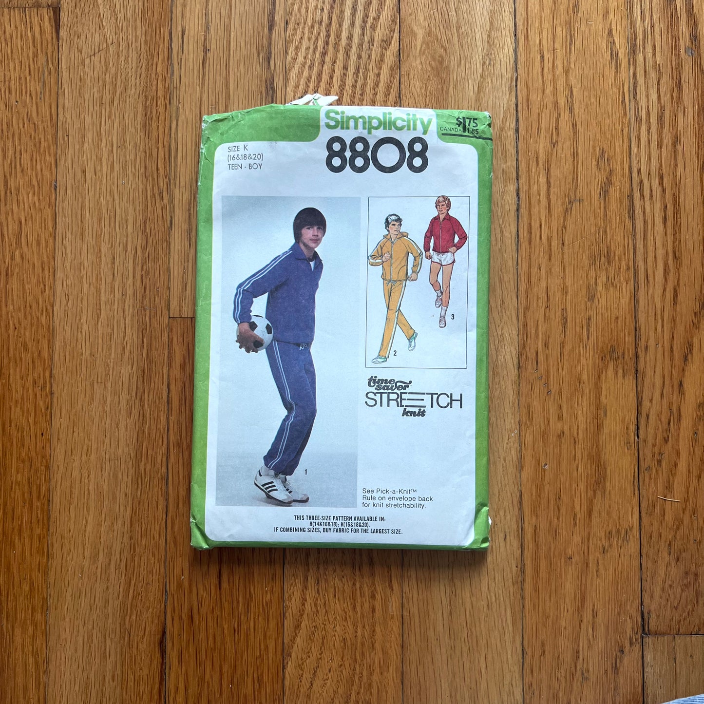 simplicity 8808 track suit pattern